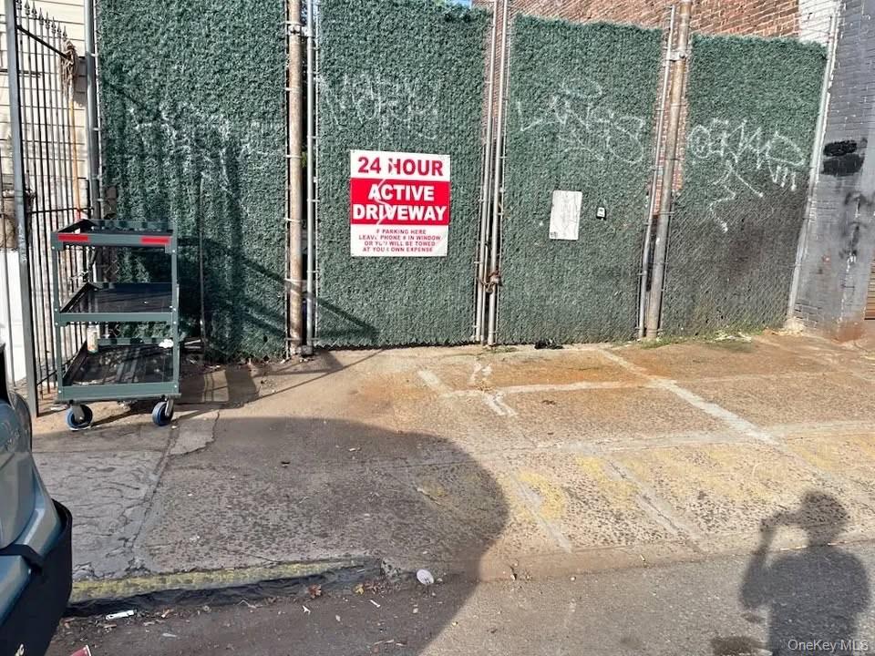 11 W 9th Street Property Photo 1