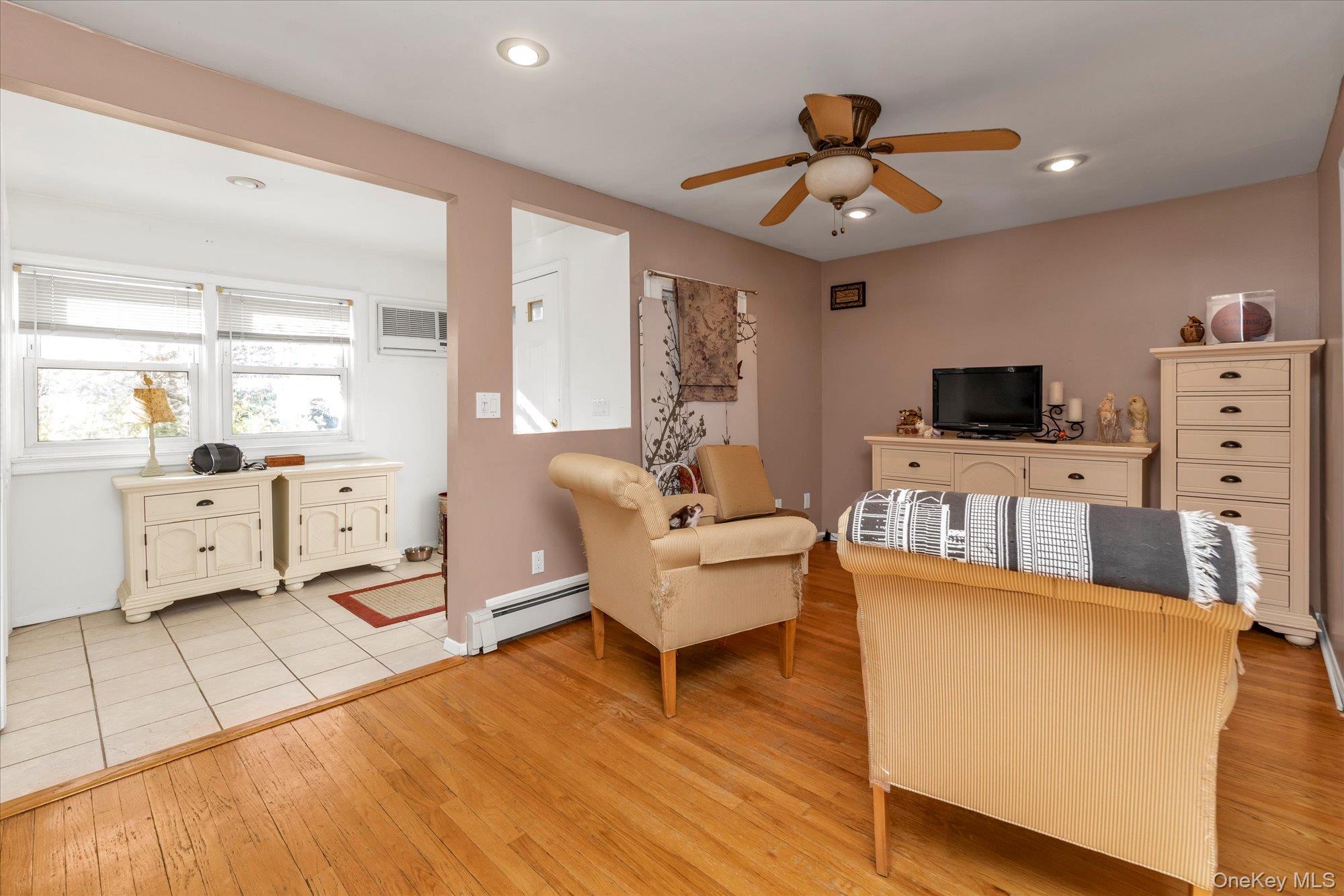 303 Oak Street Property Photo 2