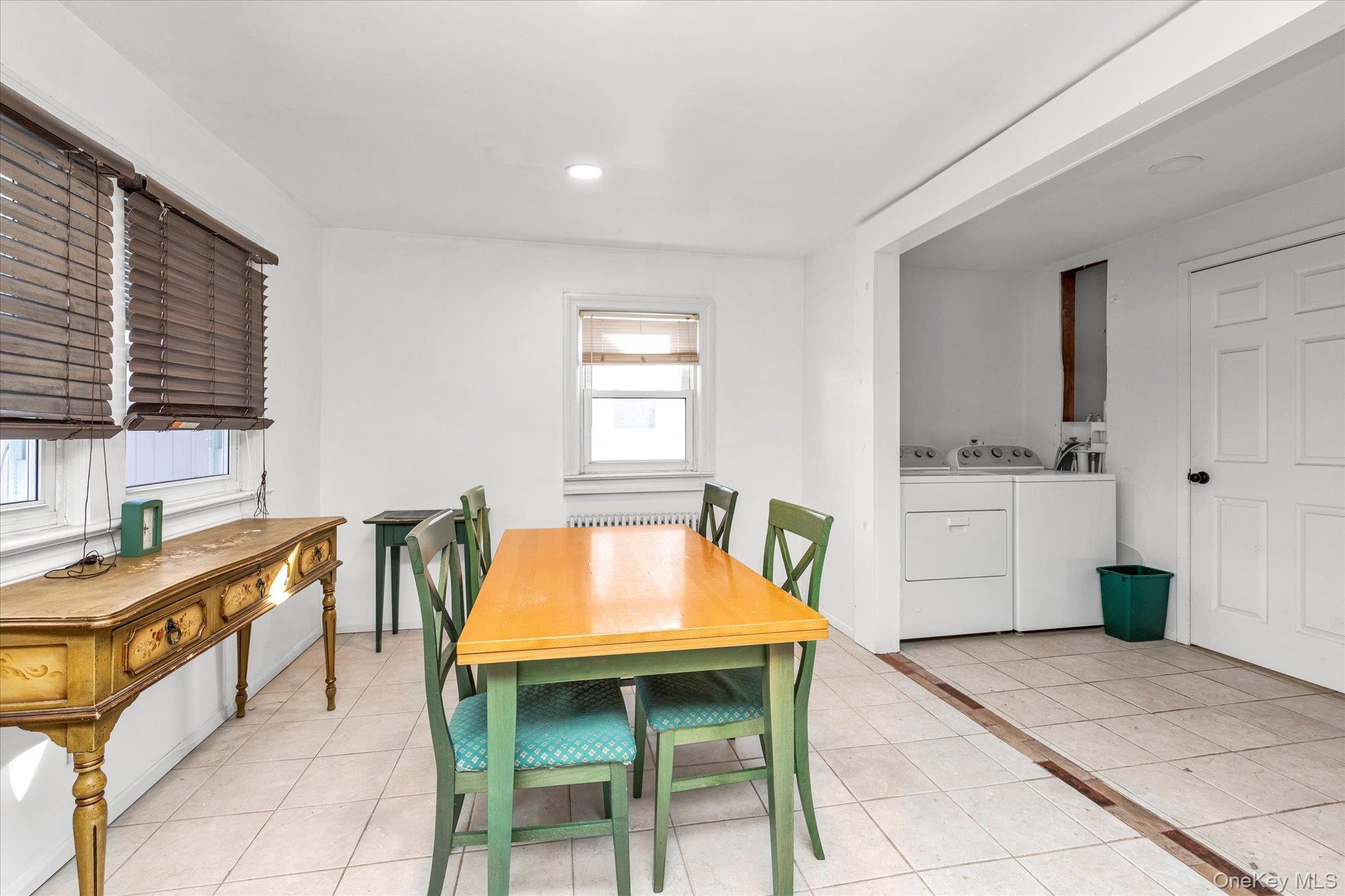 303 Oak Street Property Photo 9
