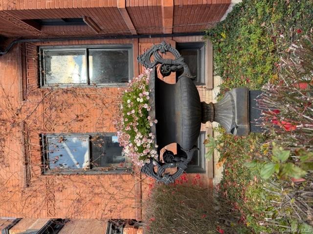 420 Warren Property Photo 3