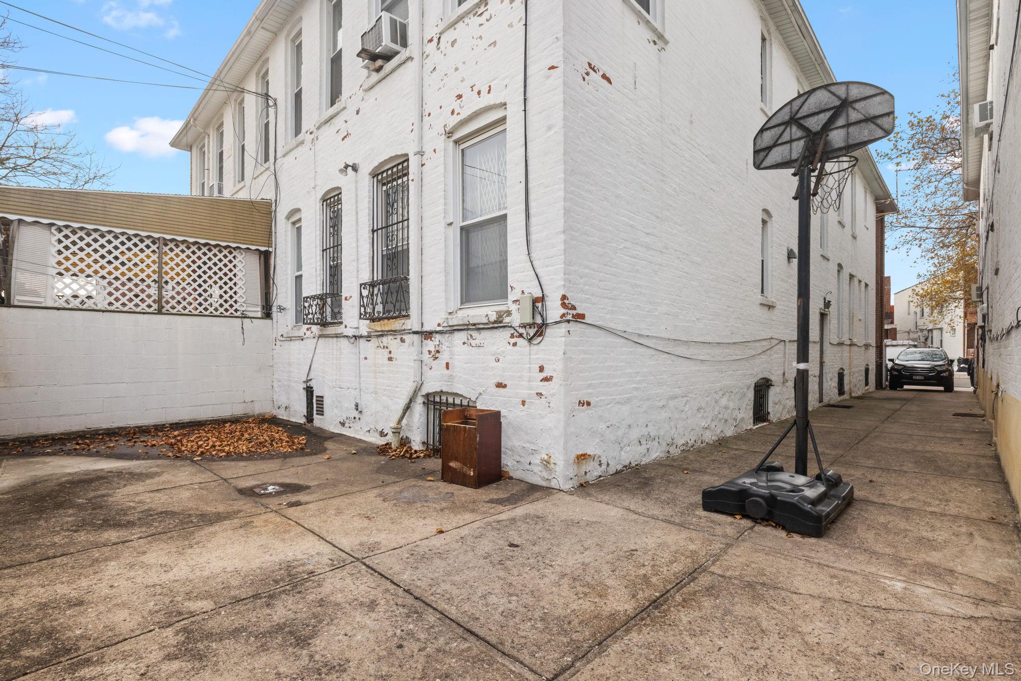 149 Dahill Road Property Photo 5