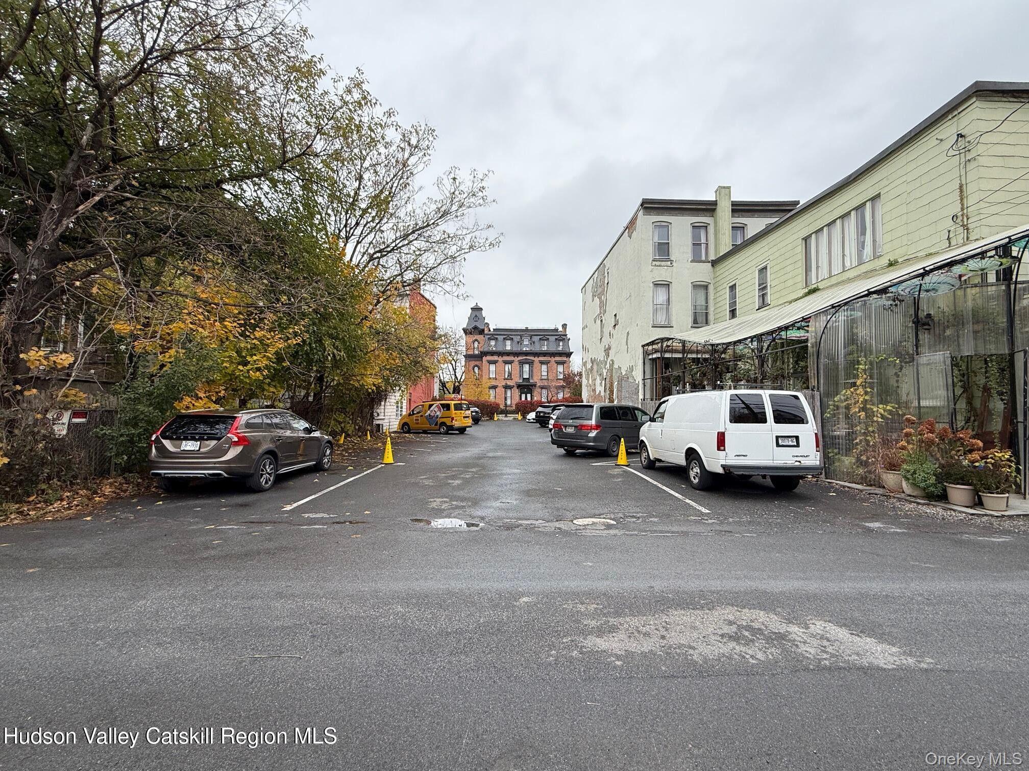 411 Warren Street Property Photo 2