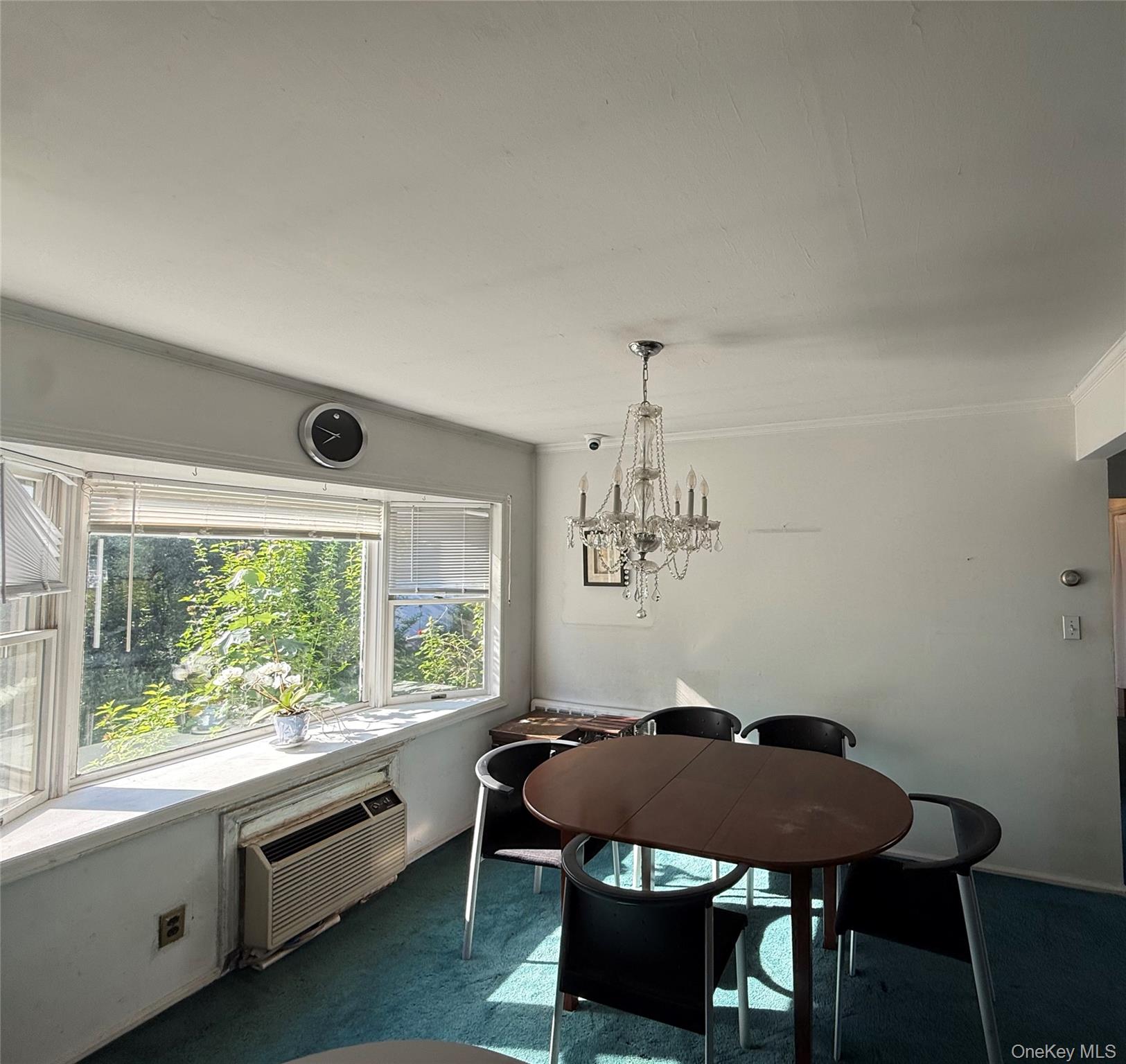 2582 Oceanside Road Property Photo 4