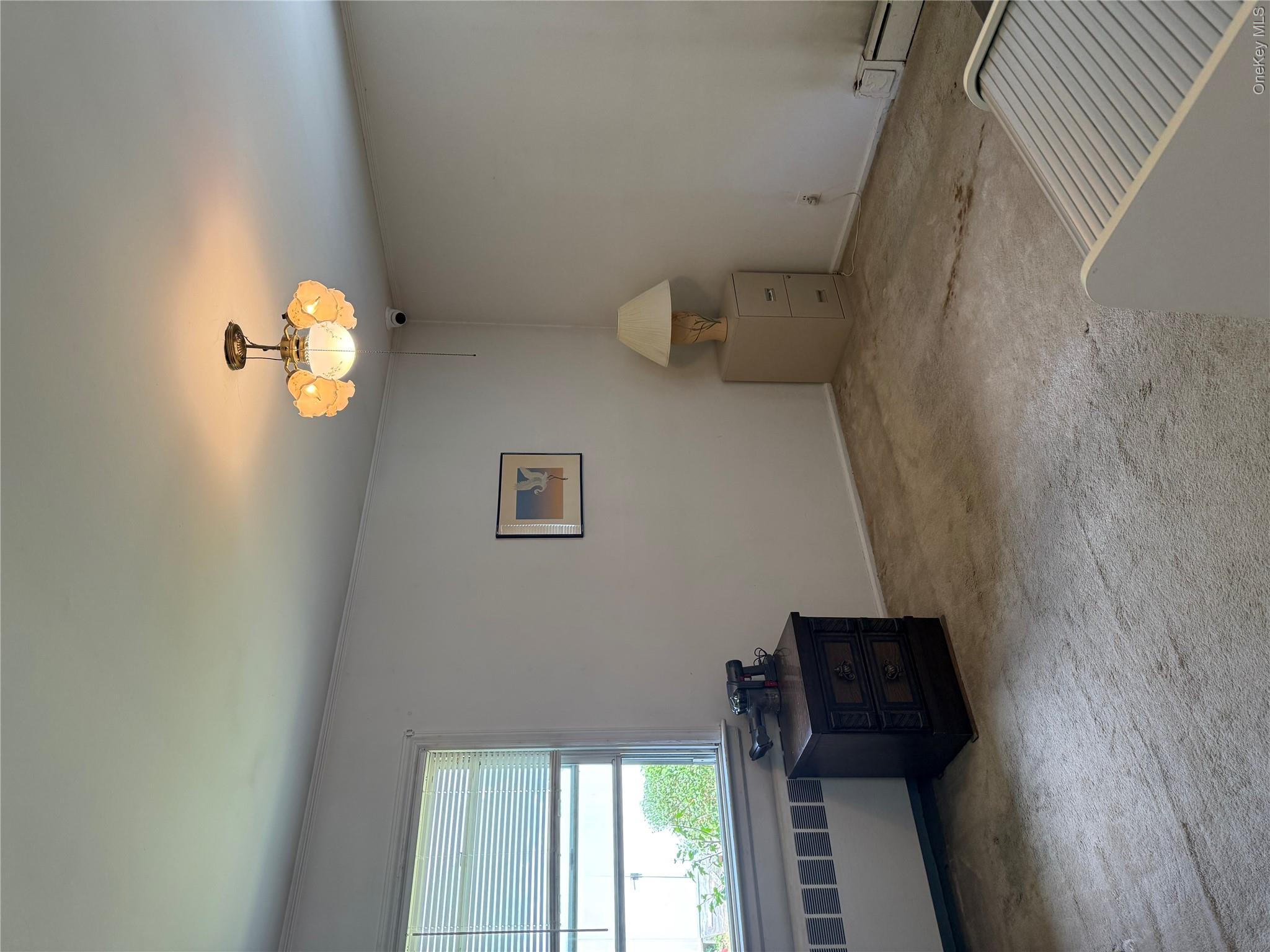 2582 Oceanside Road Property Photo 9