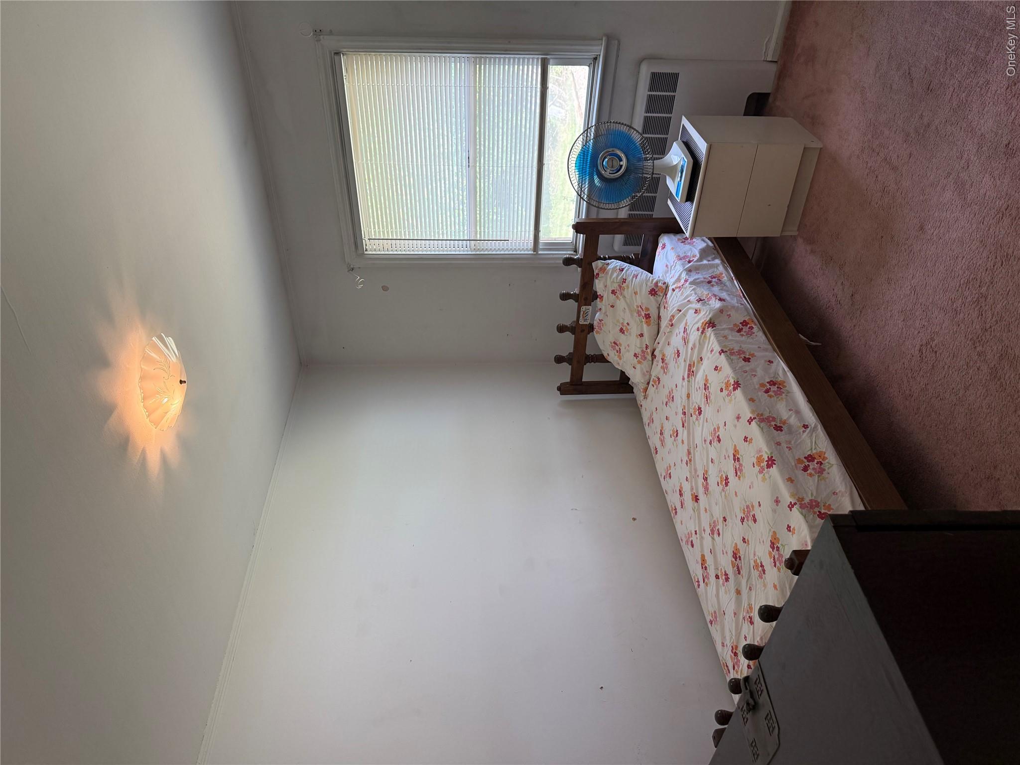 2582 Oceanside Road Property Photo 11