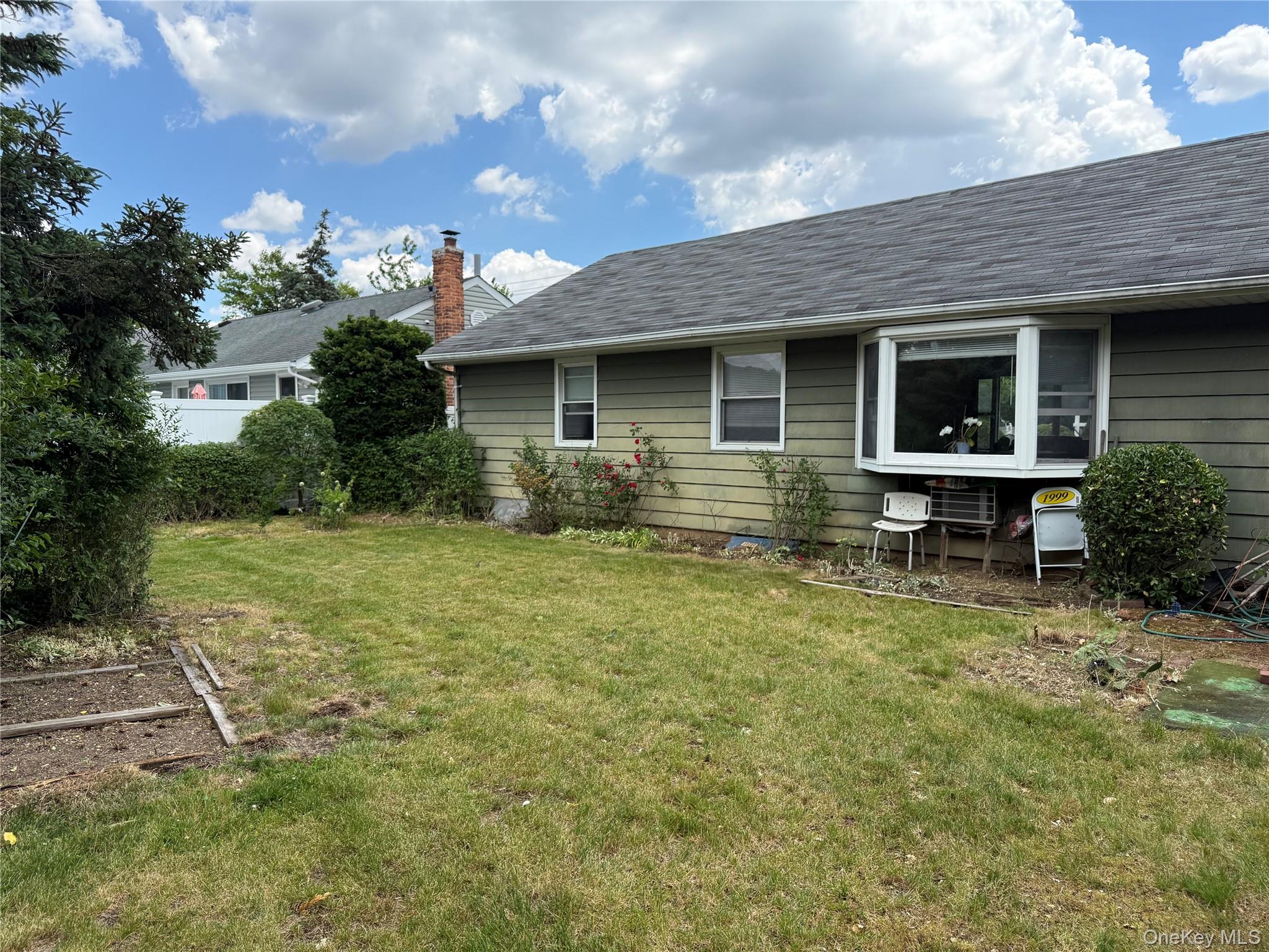 2582 Oceanside Road Property Photo 17