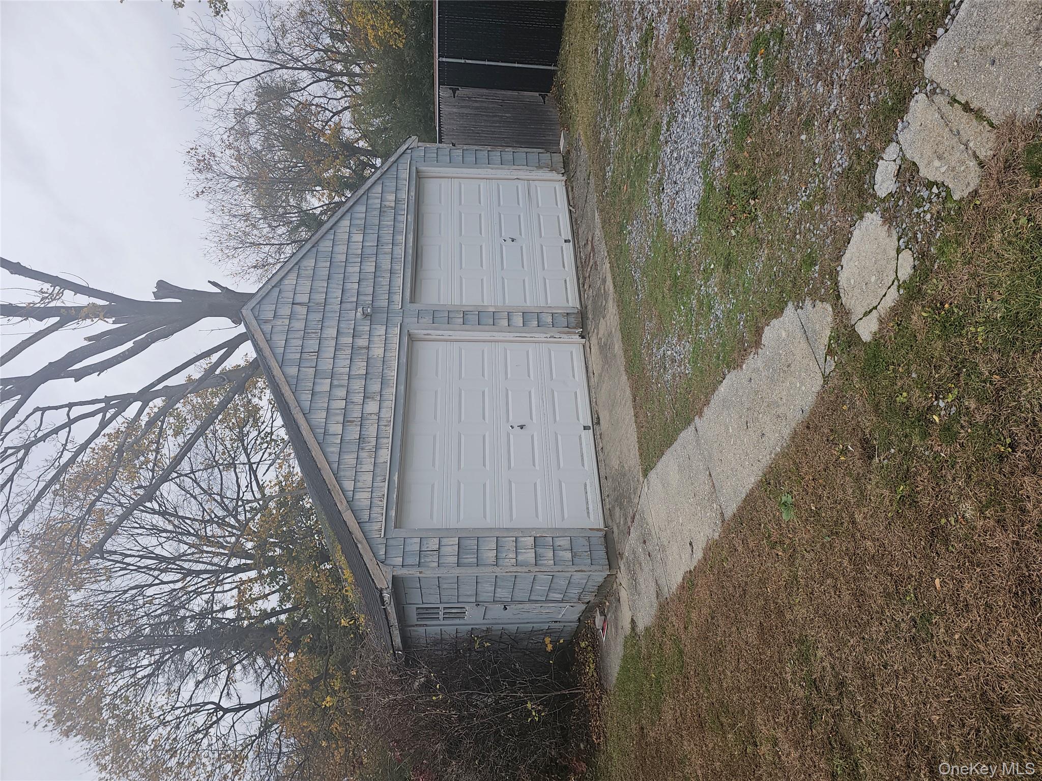45 Arnold Avenue Property Photo 3