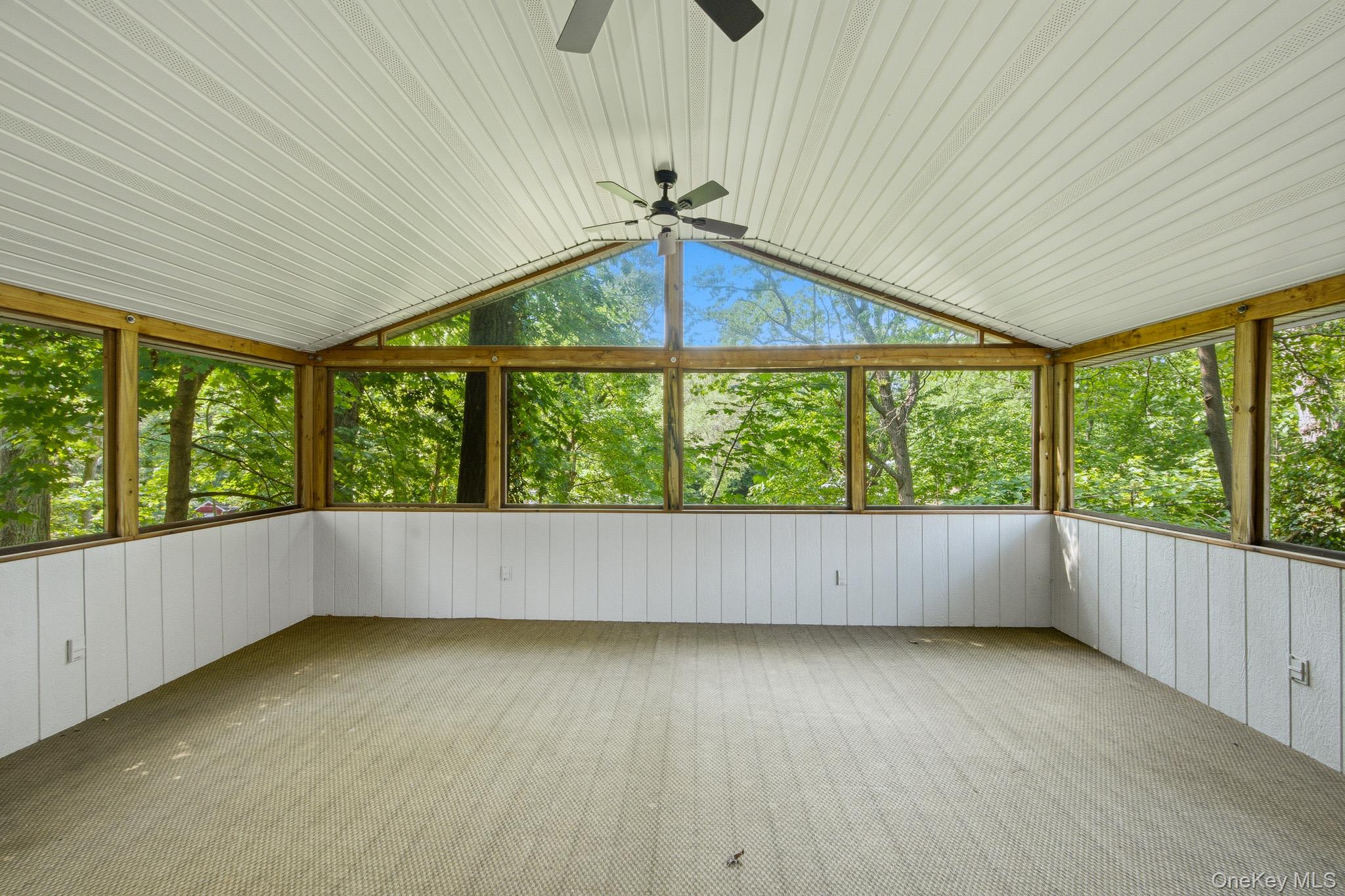 10 Woodland Lane Property Photo 12