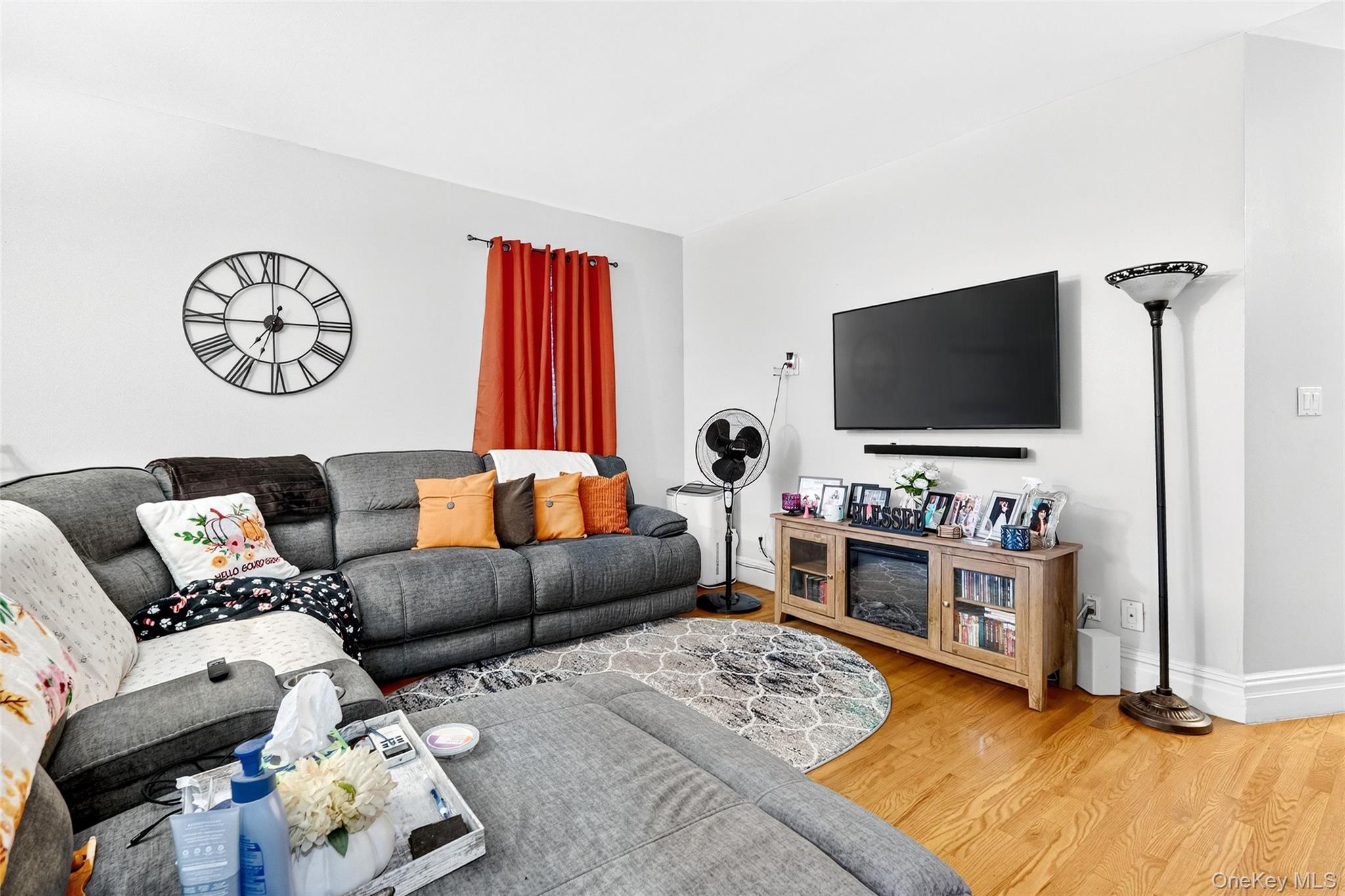 372 Bronx Park Avenue Property Photo 11