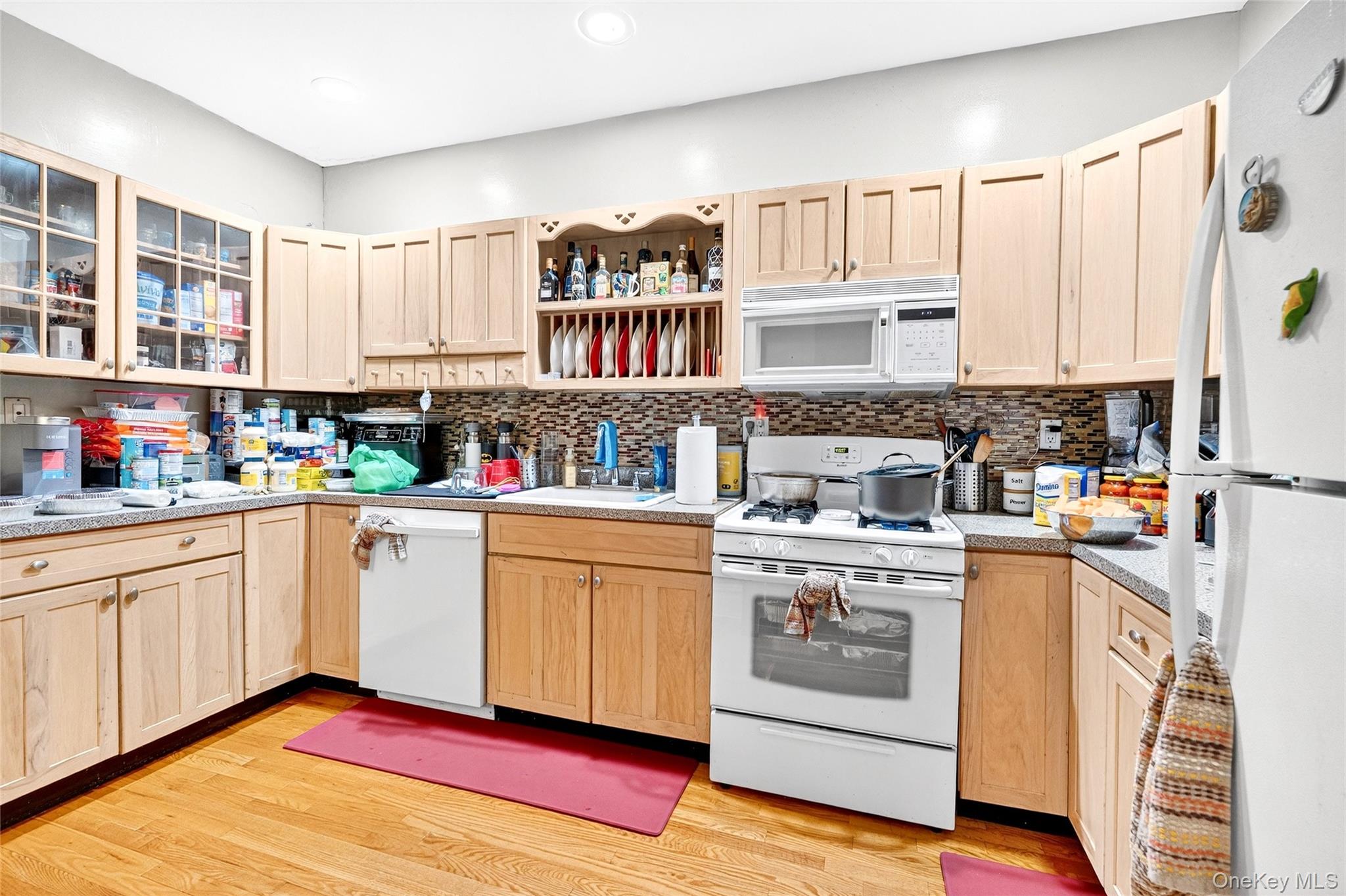 372 Bronx Park Avenue Property Photo 13