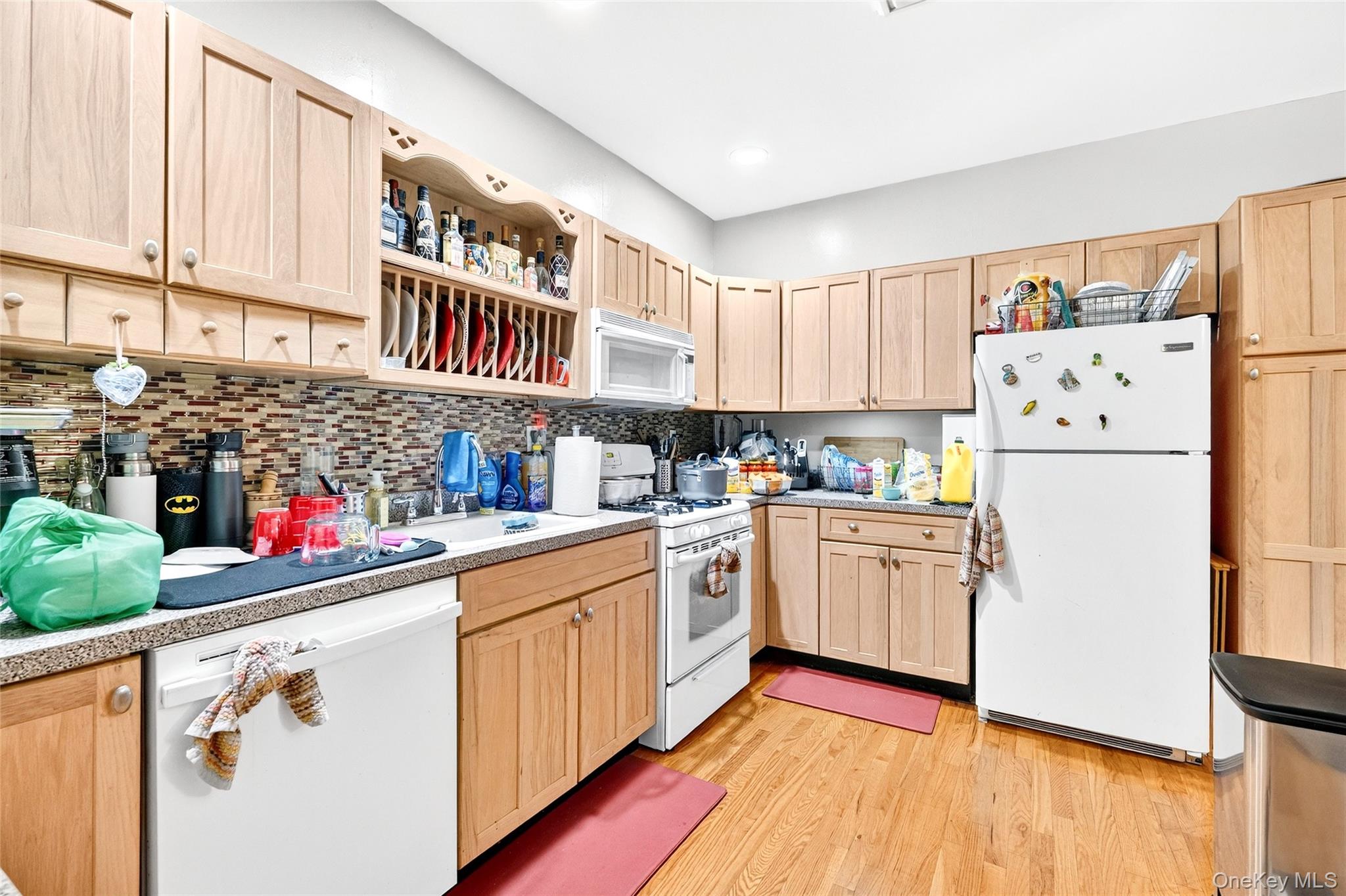 372 Bronx Park Avenue Property Photo 14
