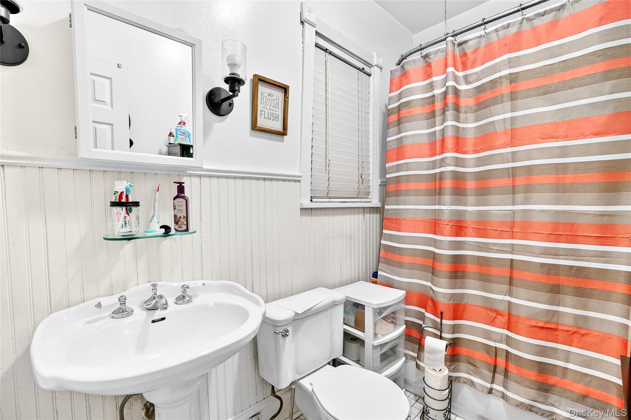 372 Bronx Park Avenue Property Photo 23