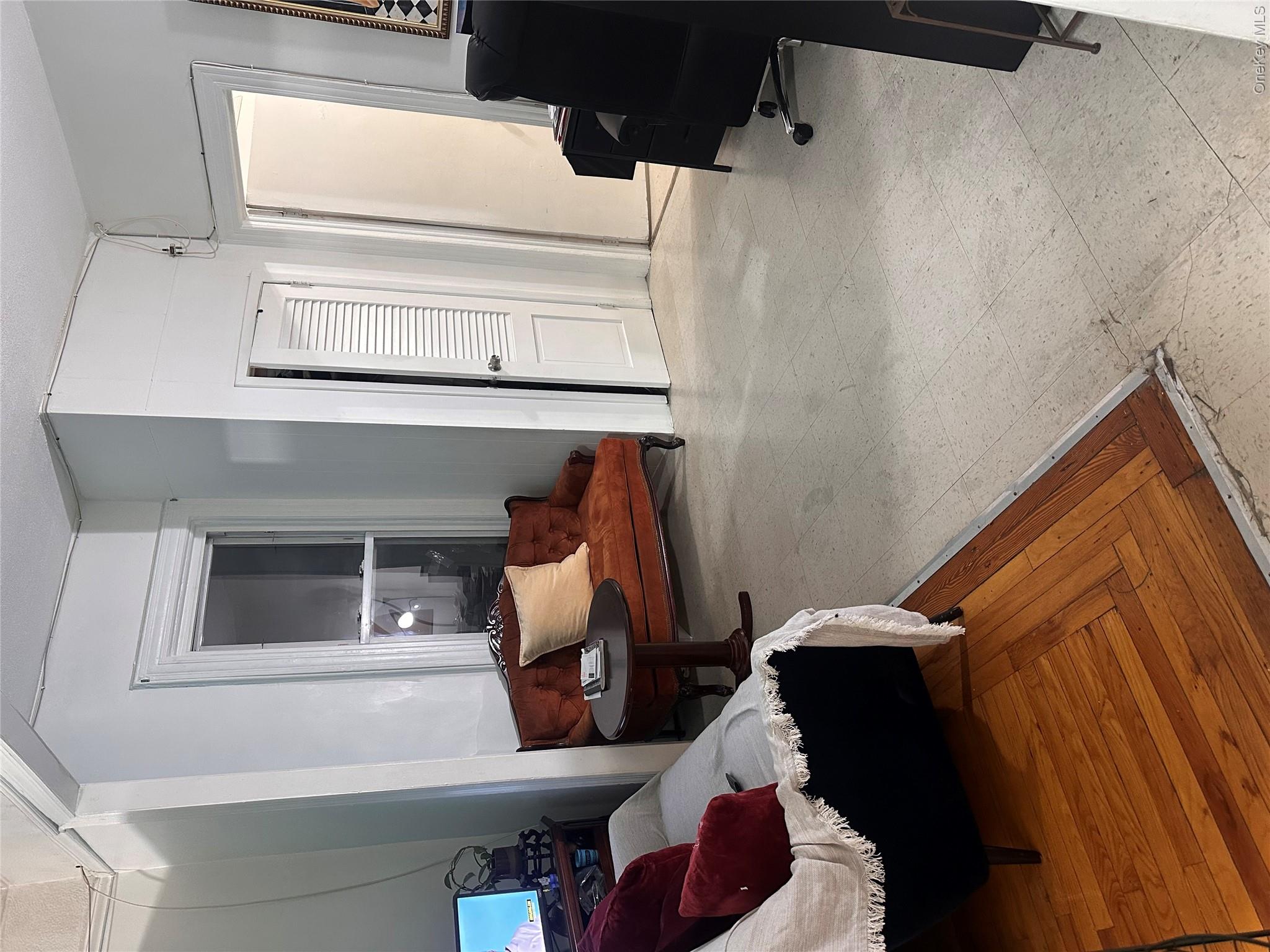 372 Bronx Park Avenue Property Photo 25