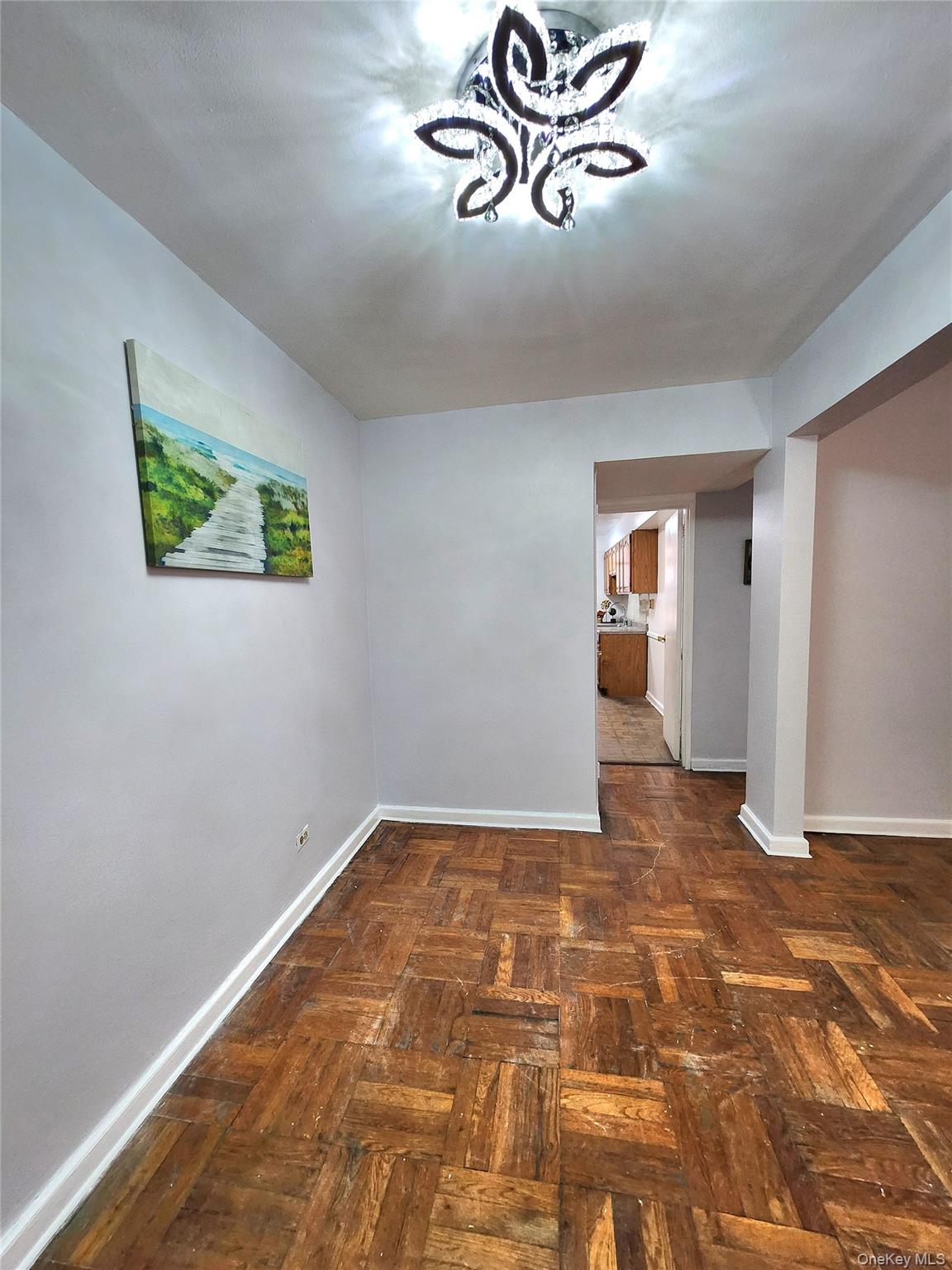 33-27 91 1j Property Photo 5