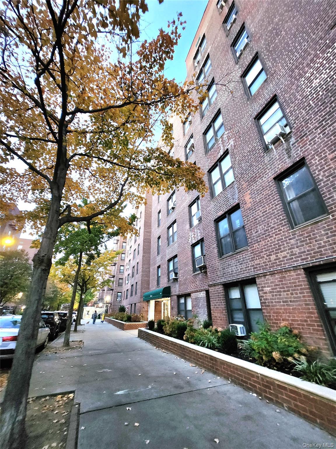 33-27 91 1j Property Photo 27