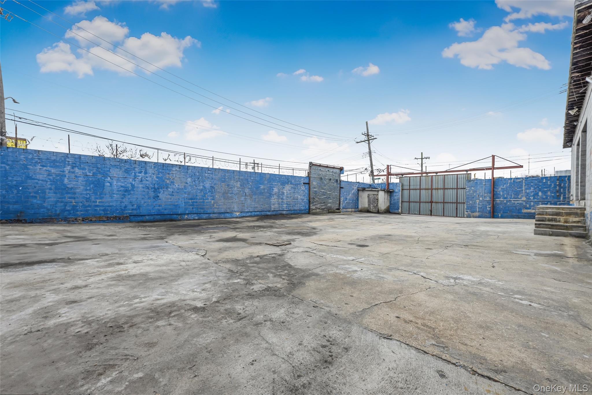857 Meeker Avenue Property Photo 11