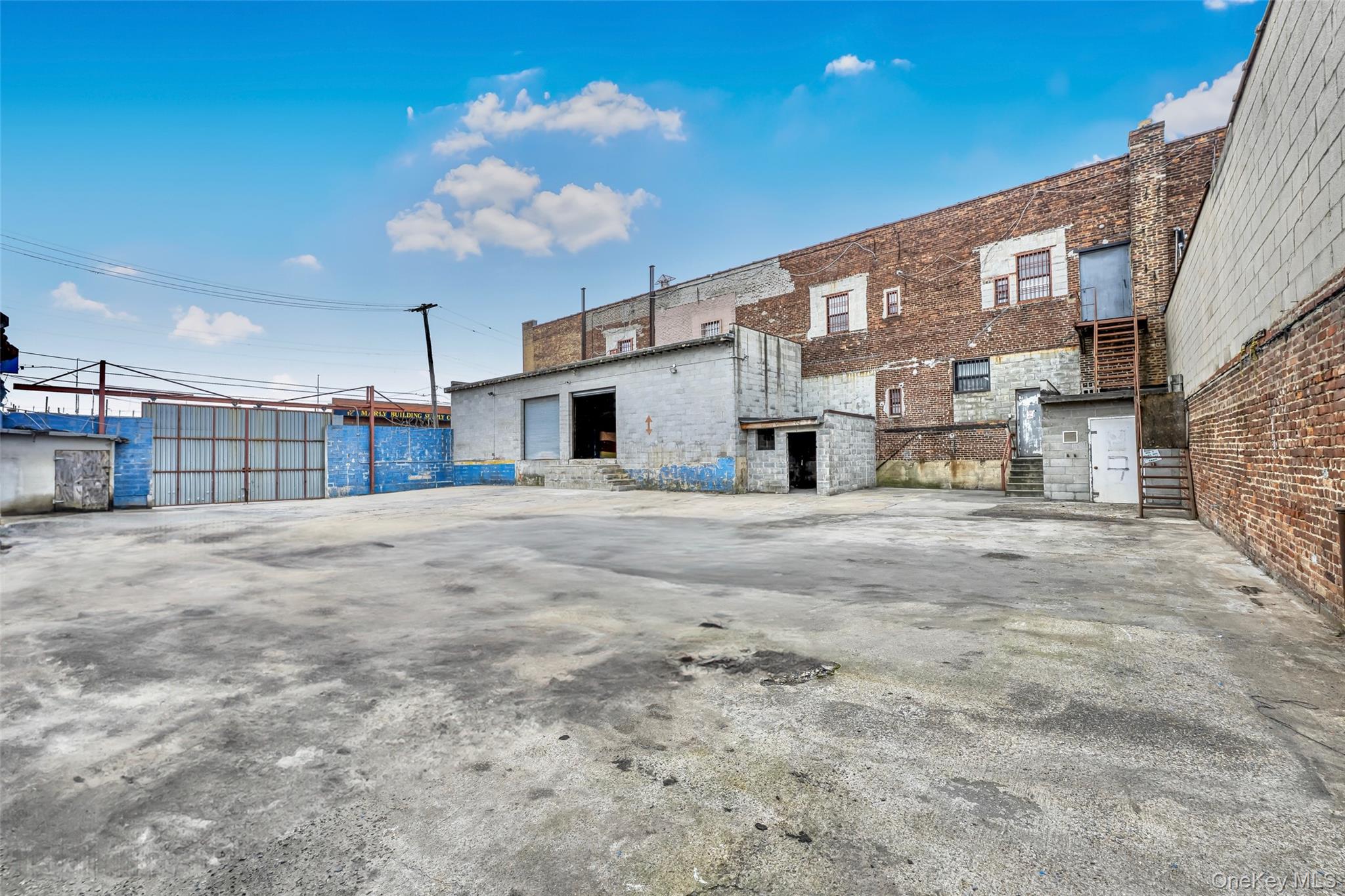 857 Meeker Avenue Property Photo 12