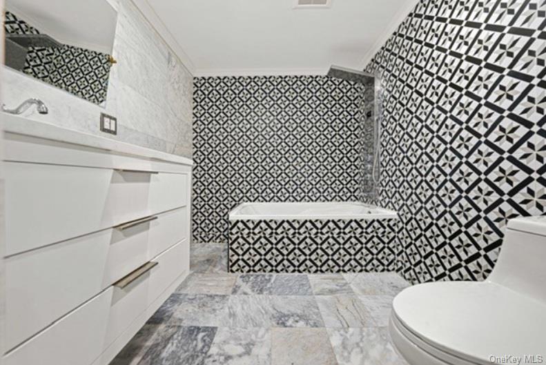 308 Clifton Place Property Photo 30