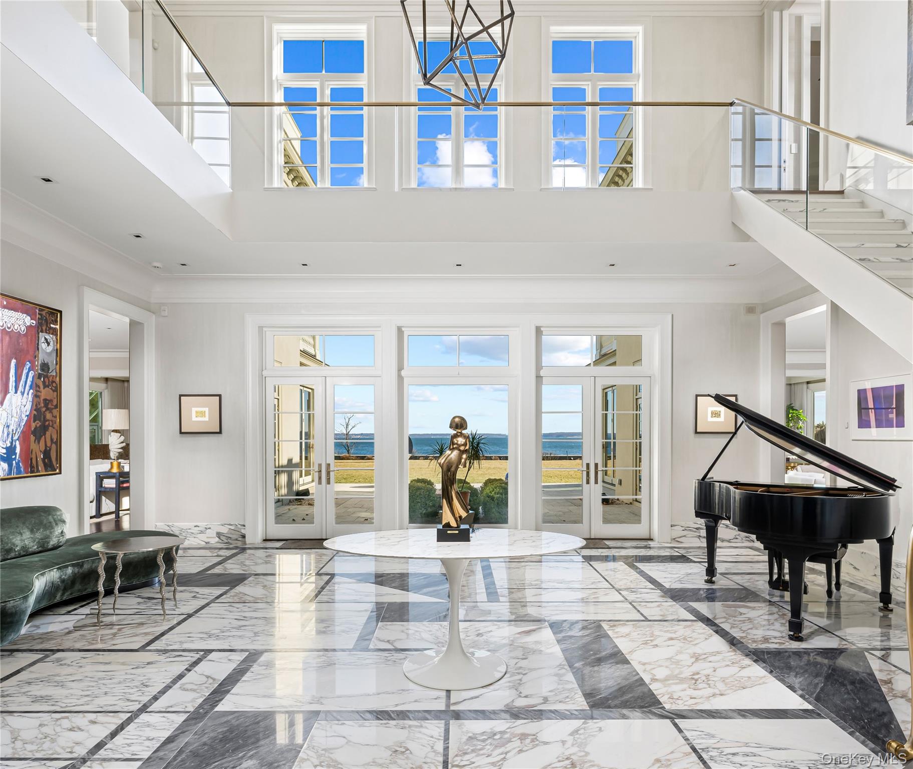 106 Premium Point Property Photo 3