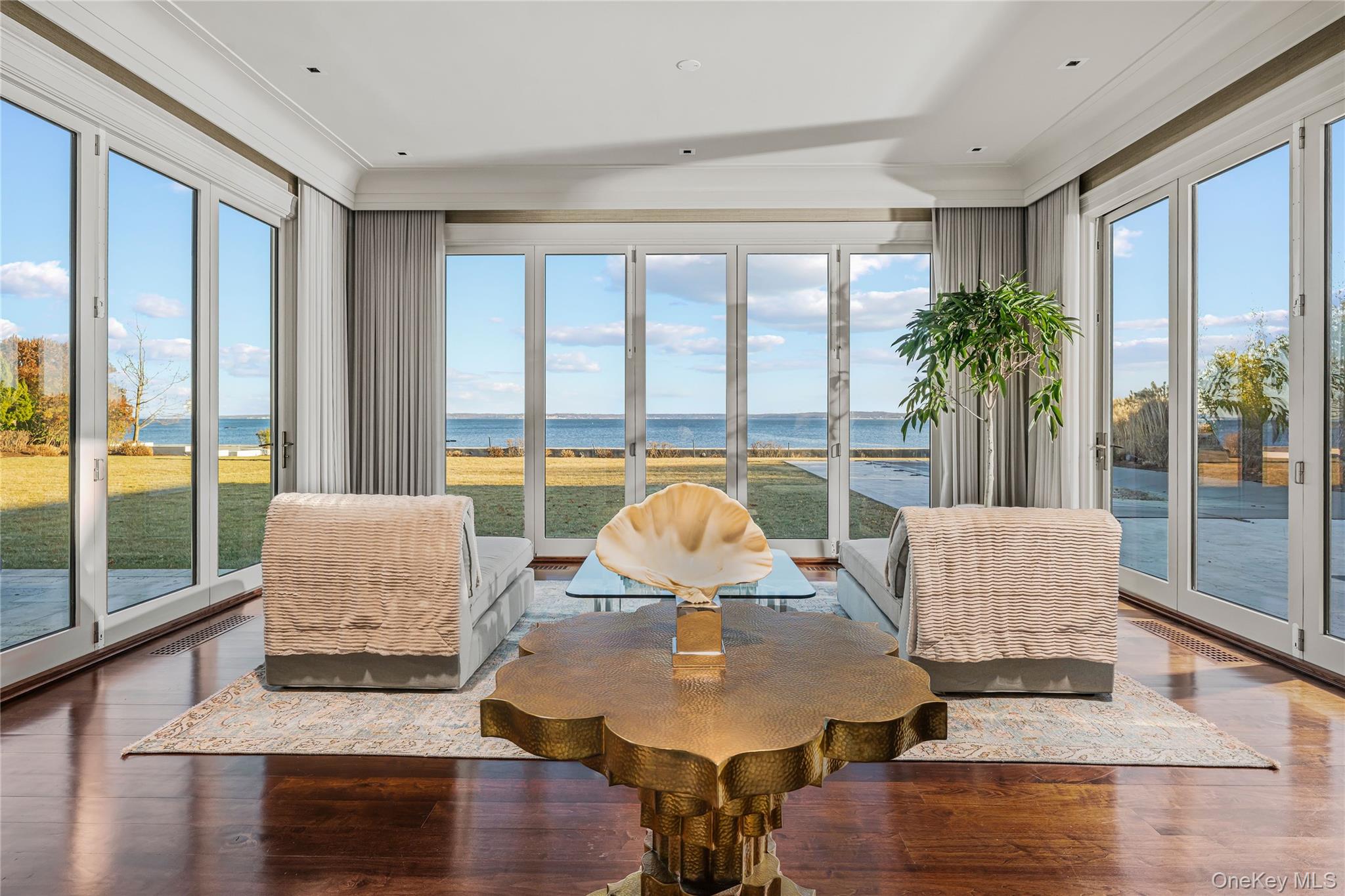 106 Premium Point Property Photo 6
