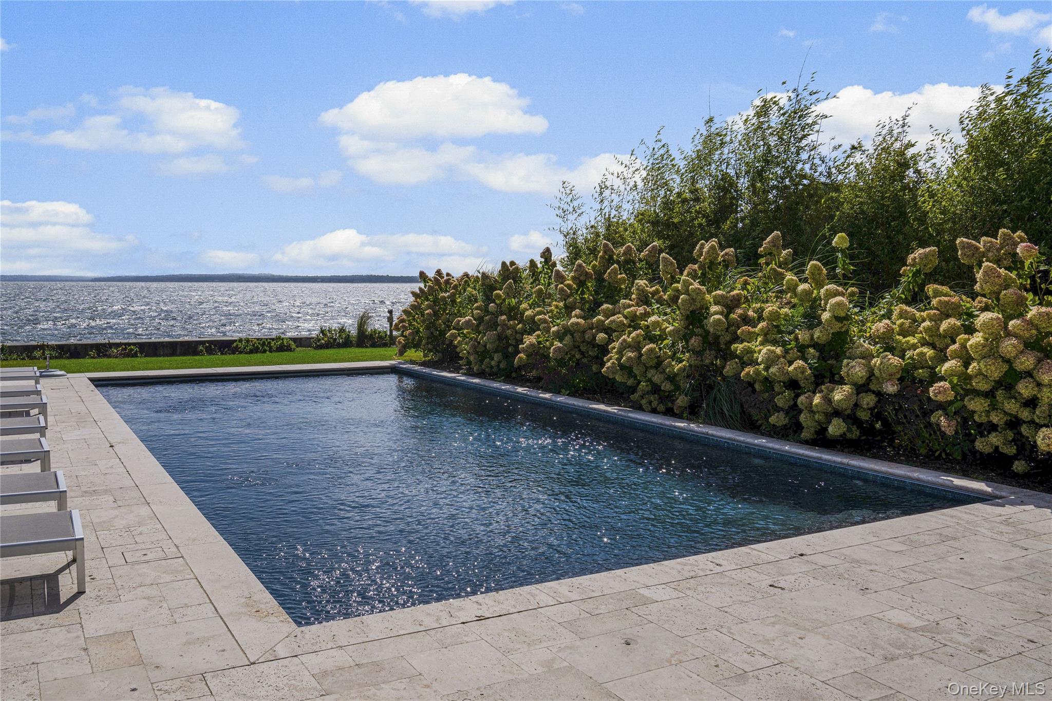 106 Premium Point Property Photo 38