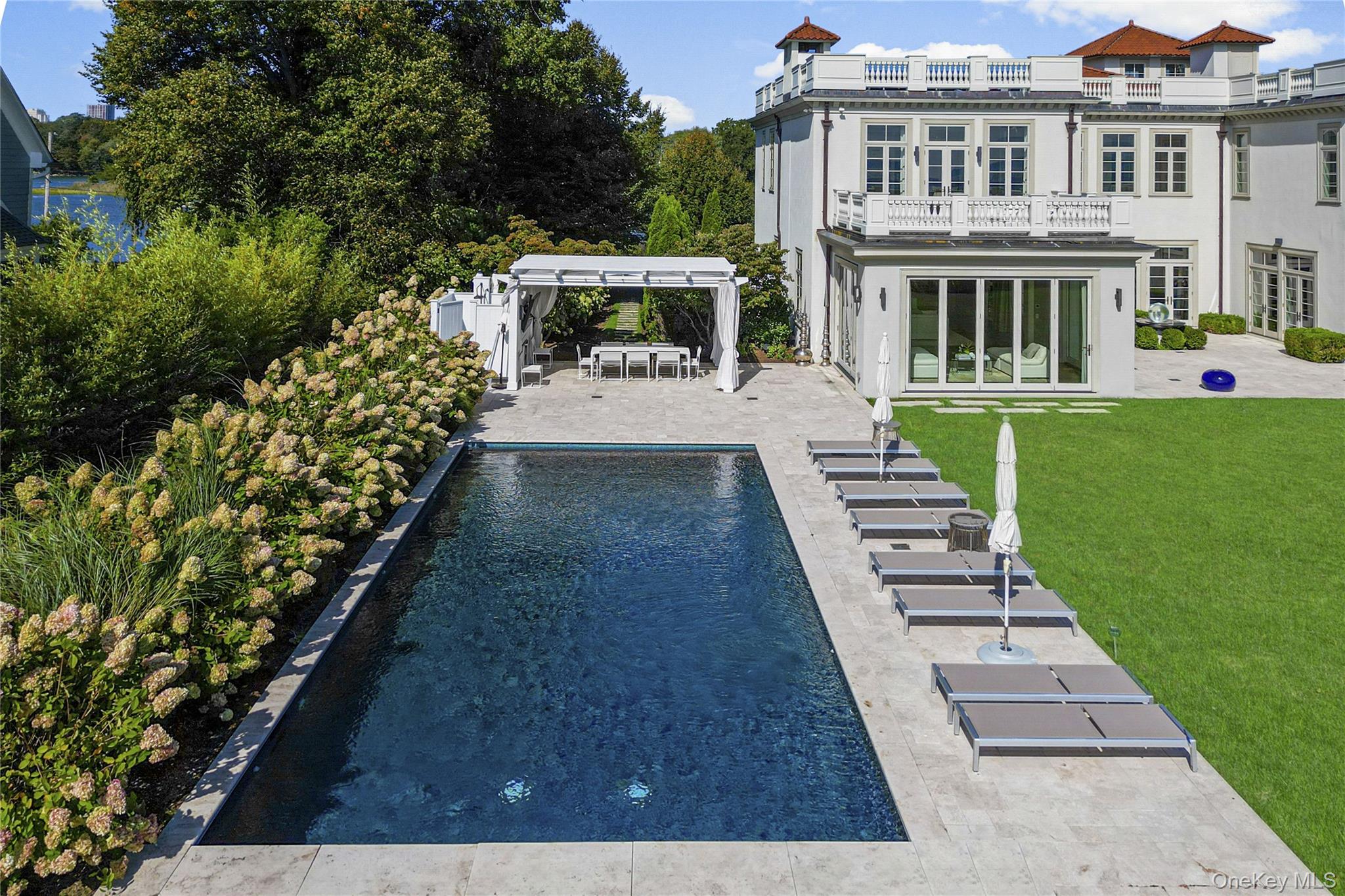 106 Premium Point Property Photo 39