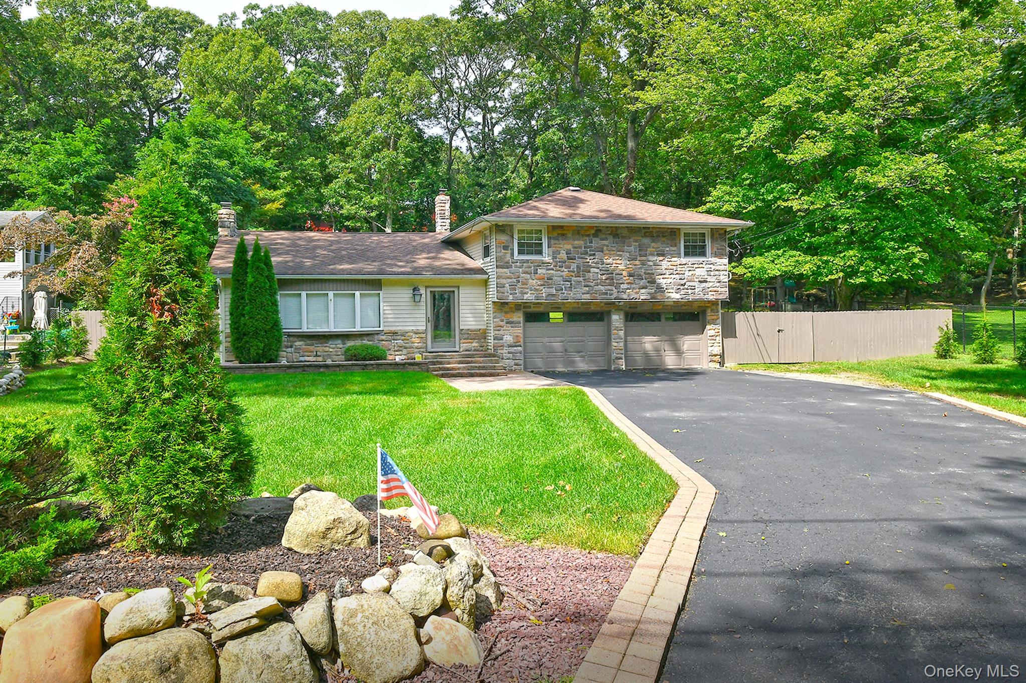 150 Hallock Landing Road Property Photo 2