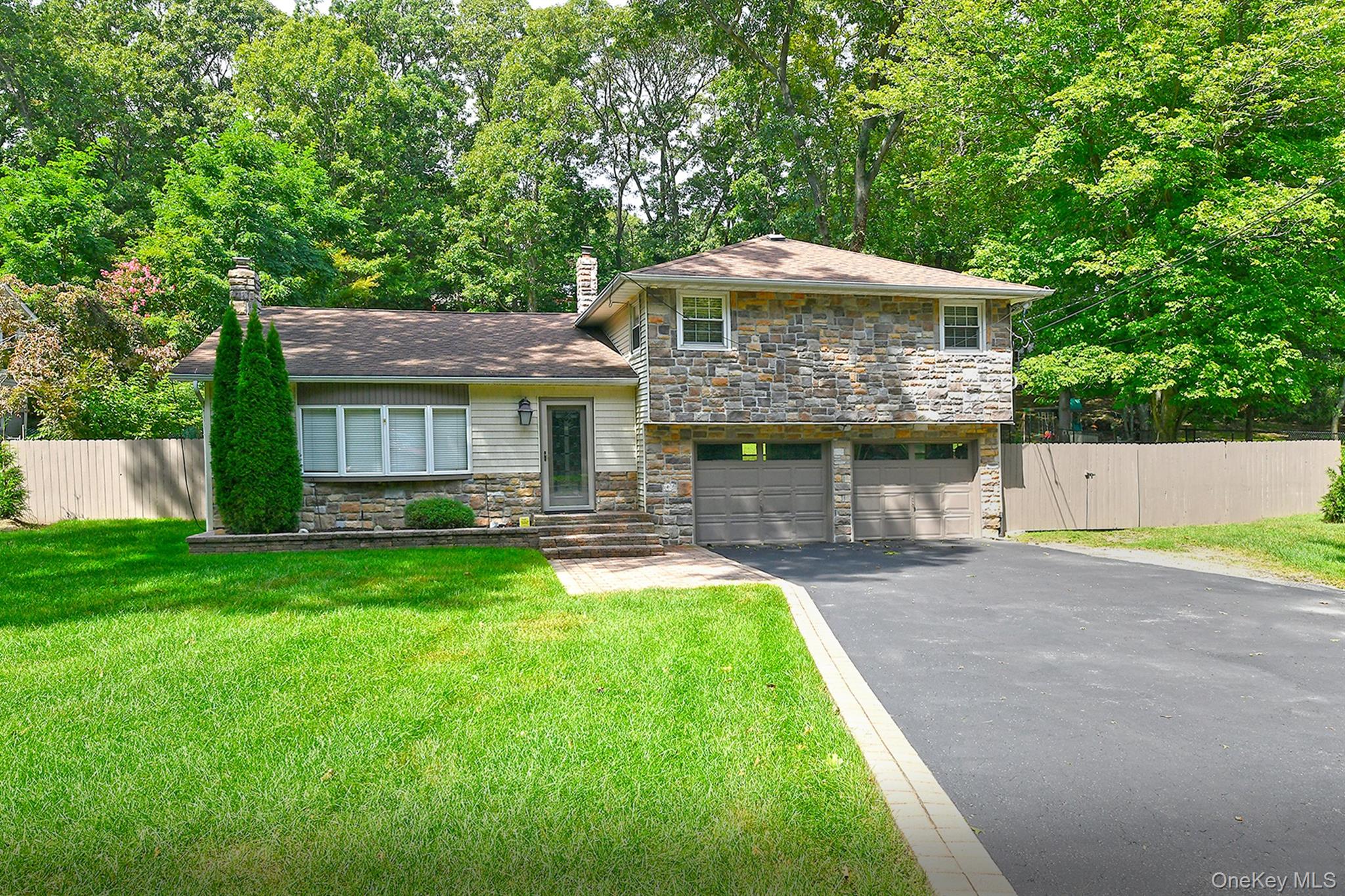 150 Hallock Landing Road Property Photo 3