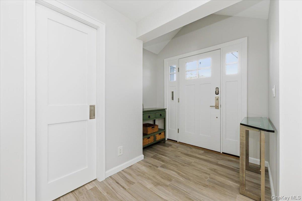 1697 Bay Boulevard Property Photo 2