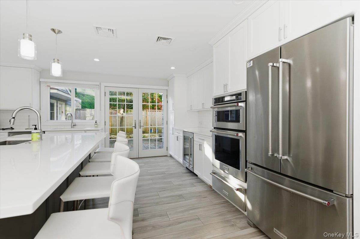 1697 Bay Boulevard Property Photo 10