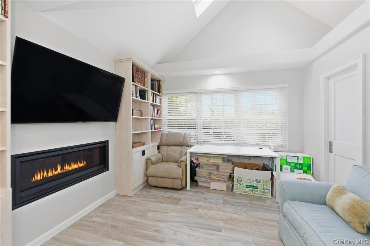 1697 Bay Boulevard Property Photo 12
