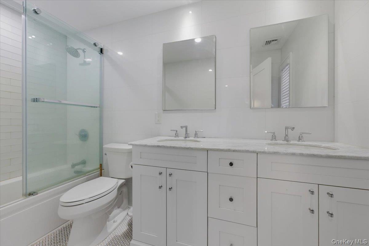 1697 Bay Boulevard Property Photo 17