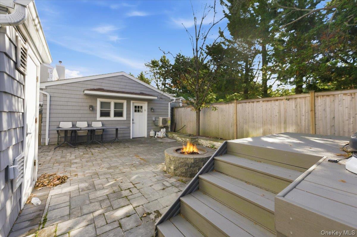 1697 Bay Boulevard Property Photo 29