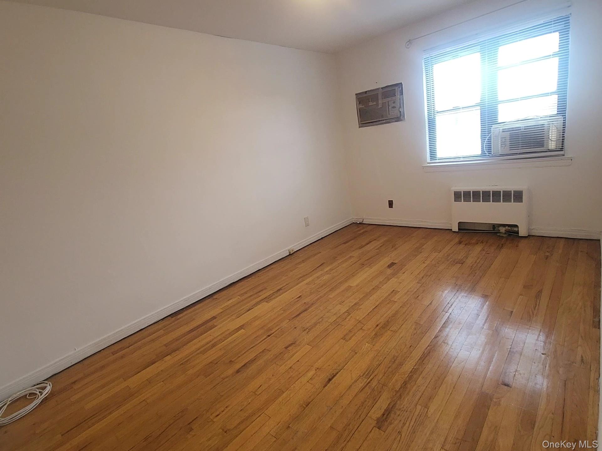199-27 26 Avenue Property Photo 6
