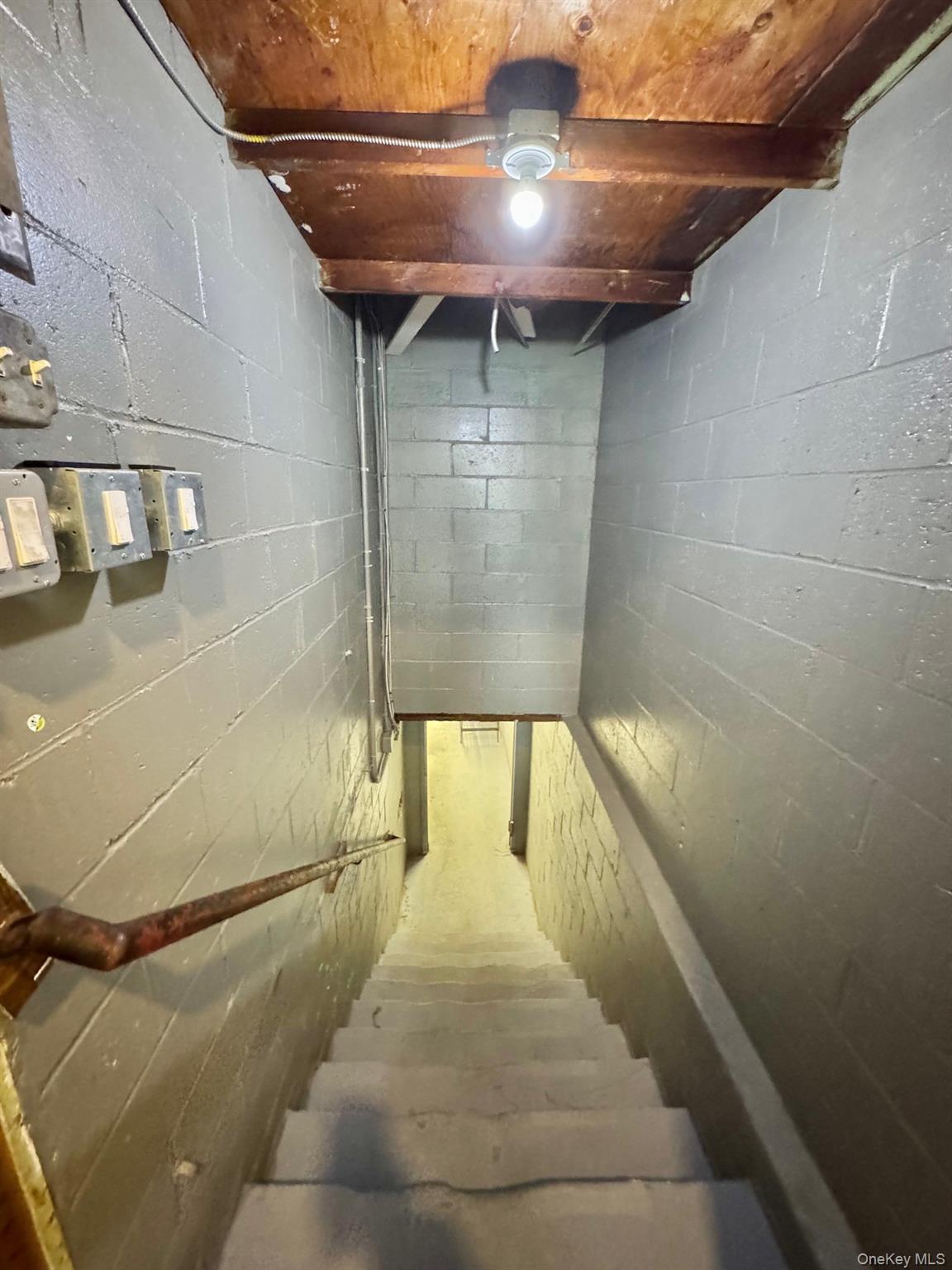 3925 Merrick Road Property Photo 17