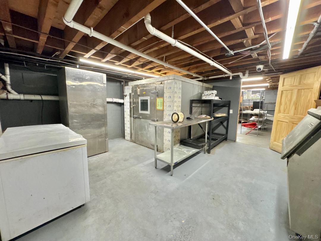 3925 Merrick Road Property Photo 18