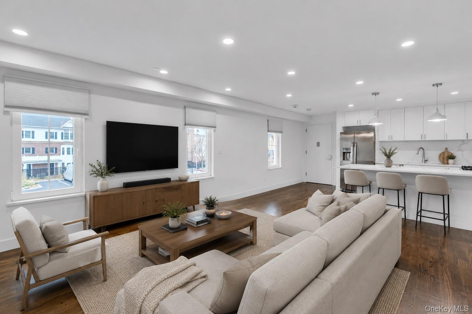 1431 Old Northern Boulevard 6 Property Photo 8