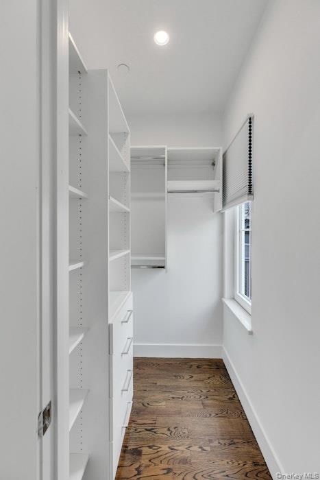 1431 Old Northern Boulevard 5 Property Photo 14