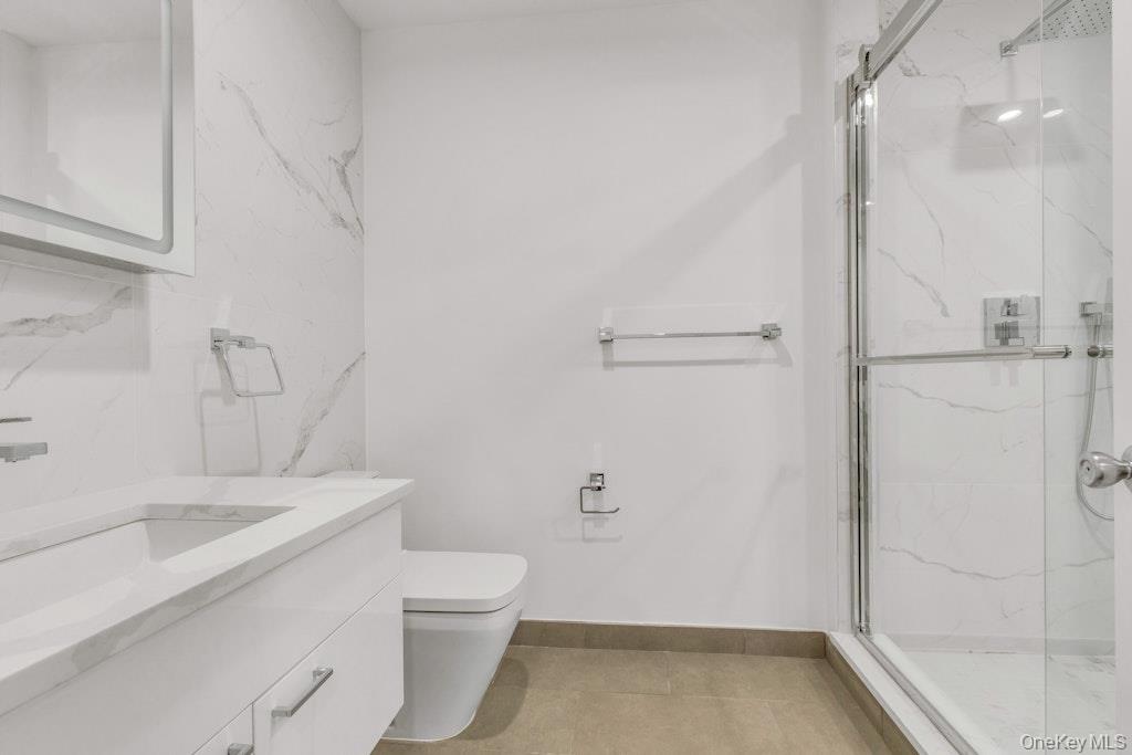 1431 Old Northern Boulevard 4 Property Photo 15