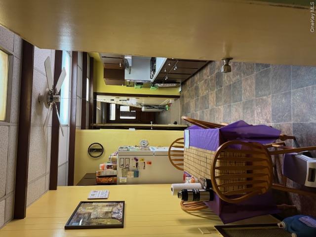 1549 & 1547 Beach Avenue Property Photo 6