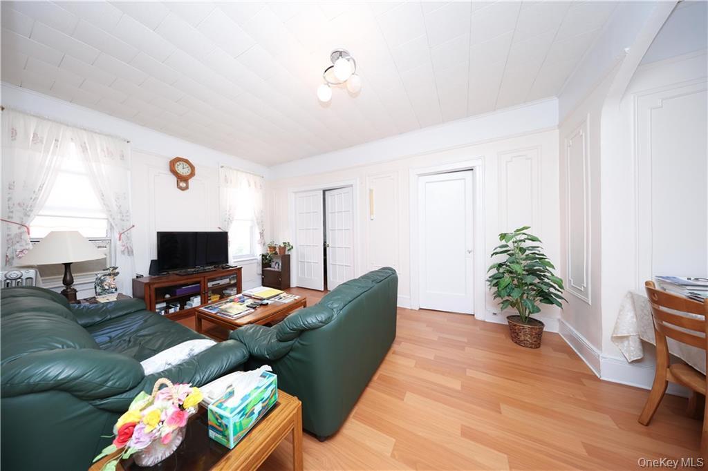 2176 E 13th Street Property Photo 12
