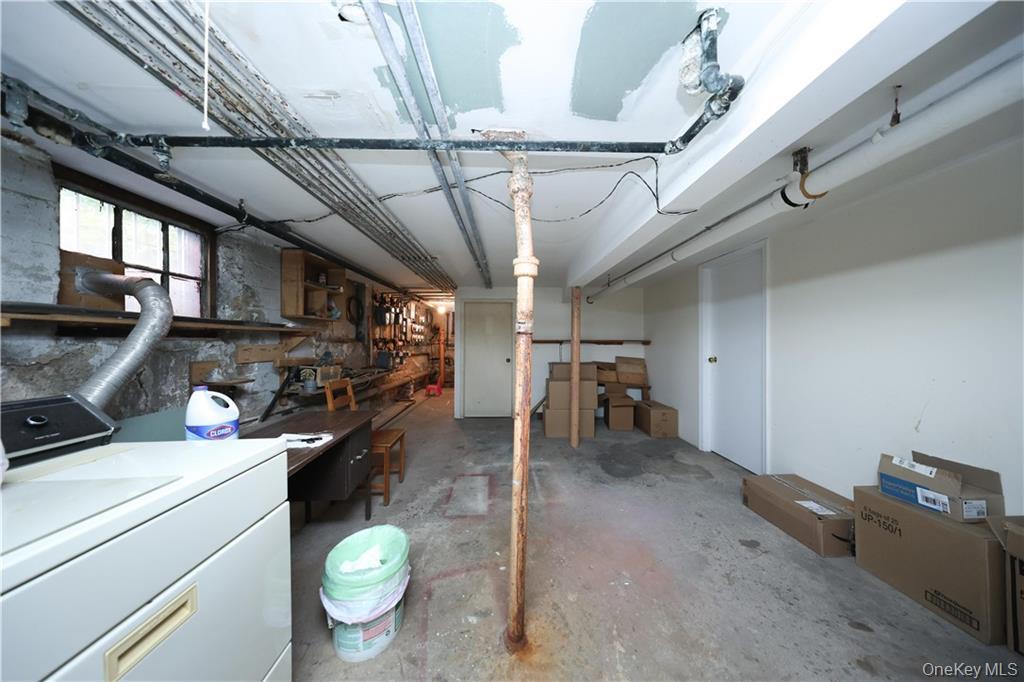 2176 E 13th Street Property Photo 16