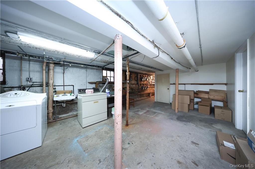 2176 E 13th Street Property Photo 17