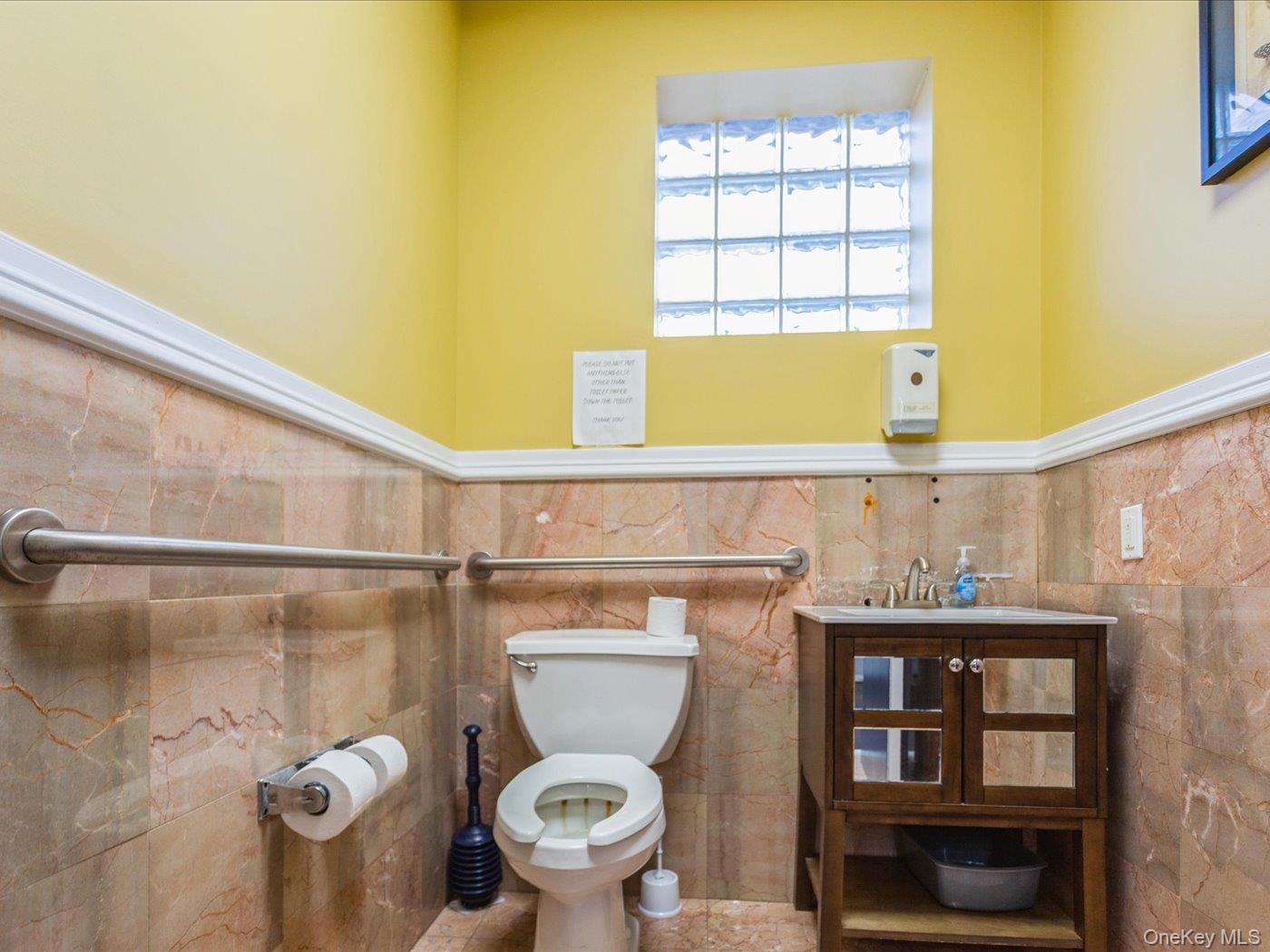270 Doughty Boulevard Property Photo 10