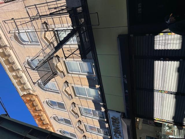 79-15 Jamaica Ave Avenue Property Photo 1