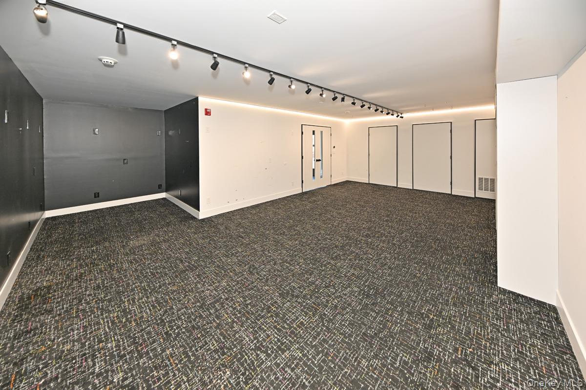 1 S Liberty Drive Property Photo 8