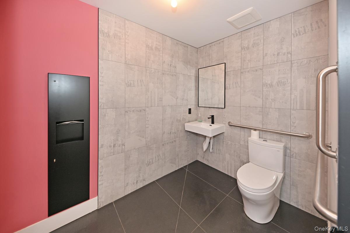 1 S Liberty Drive Property Photo 12