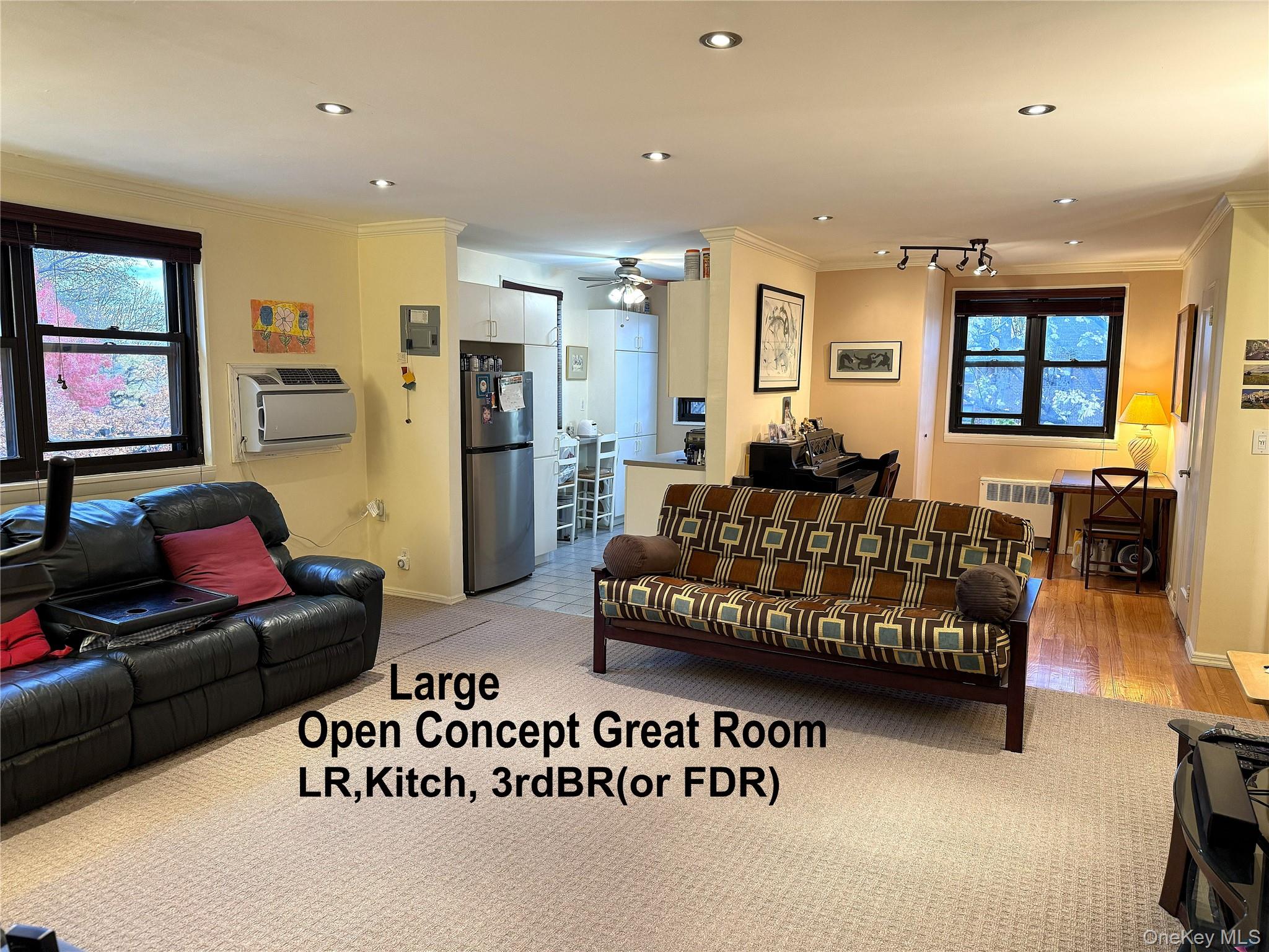 245-48 62nd Avenue Upper 2/3br Property Photo 3