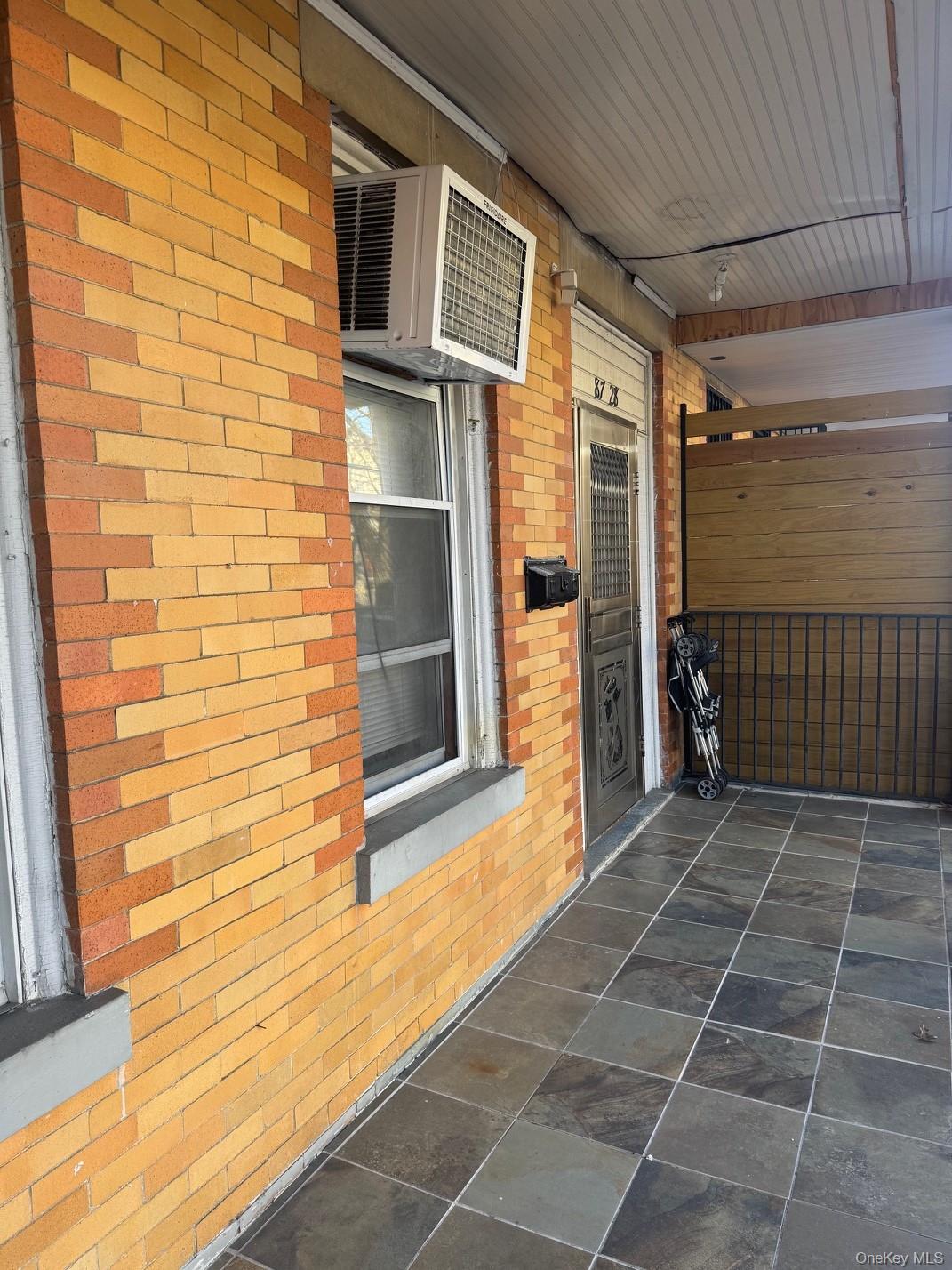 87-28 86 Street Property Photo 3