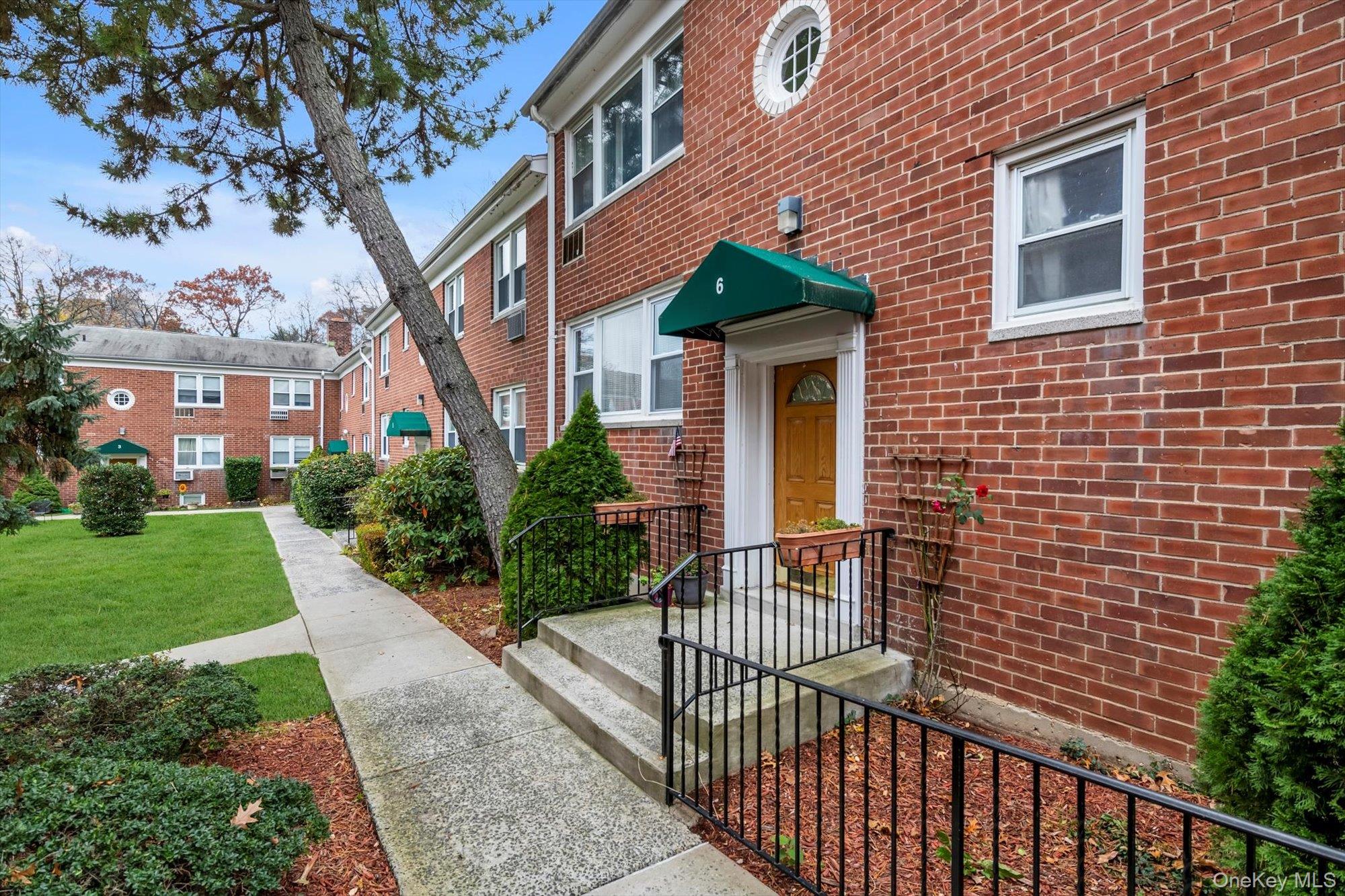 643 Pelham Road 6D Property Photo 1